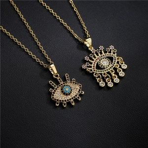Collier Pendentif Mauvais Œil en Cuivre Plaqué Or 18K pour Femme Bijoux Méditerranéens avec Zirconia Multicolore Micro Pavé