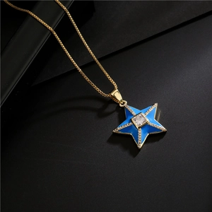 Collier plaqué or 18 carats avec pendentif étoile en émail bleu et zircone