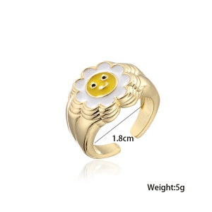Detail shot of sunflower smiley face ring showing 1.8cm diameter and 5g weight specs