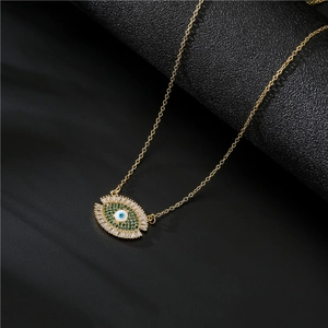 Collana vintage placcata in oro 18 carati con ciondolo malocchio e zirconi colorati