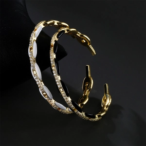 Luxueux Bracelet Jonc Ouvert en Cuivre Plaqué Or Micro-Pavé de Zirconium Émail Noir Blanc Bijoux de Mode Pour Femmes Mariage Cadeaux