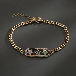 Bracelet à maillons dorés avec pendentifs étoiles colorés et pierres de zircone