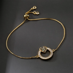 Bracelet chaîne box dorée ajustable avec charm cœur et pierres zircons colorées