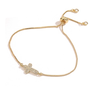 Bracelet raffiné en cuivre plaqué or 18 carats avec chaîne ajustable et pendentif croix zircon