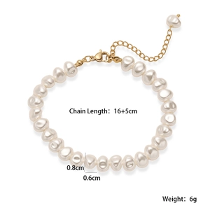 Detailansicht des Barockperlenarmbands mit goldenem Karabinerverschluss und 16+5cm Verlängerung