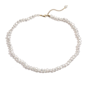 Elegante Barockperlenkette mit goldbeschichtetem Edelstahlverschluss und Verlängerung