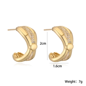 Detailed view of 18K gold plated hoop earrings with dimensions 2cm height and 1.6cm width