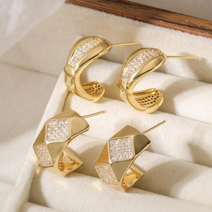 Minimalist Geometric Stud Earrings For Women Copper 18K Gold Plated Rhinestone Inlaid Small Round Arc Fashion Jewelry Gift