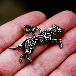 Pendentif loup vintage en acier inoxydable avec nœuds celtiques de style viking pour homme