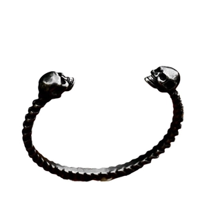 Vintage Gothic Punk Totenkopf Armreif mit gedrehtem Edelstahl Seildesign