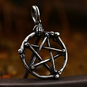 Pendentif Pentacle en Acier Inoxydable Vintage Os de Crâne Gothique Main de Squelette Bijoux Halloween Pendentif Seul Sans Chaîne