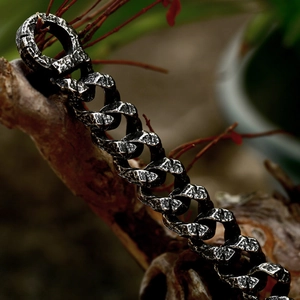 Bracelet gourmette vintage pour homme avec finition martelée en acier argenté rustique