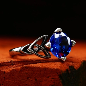 Vintage Stainless Steel Celtic Knot Ring For Women Deep Blue Round Rhinestone Inlaid Retro Trinity Knot Band Ring Jewelry