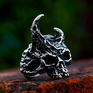 Vintage Punk Gothic Skull Horned Stainless Steel Ring For Men Hip Hop Rock Biker Distressed Animal Ring Jewelry Accessories