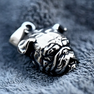 Collana con ciondolo Bulldog inglese in acciaio inossidabile retrò con finitura vintage
