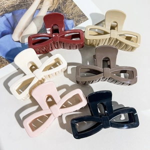Women's Large Bow Silicone Hair Claw Clip Hollow Out Butterfly Shark Clip Elegant Non-Slip Hairpin Accessories For Thick Hair