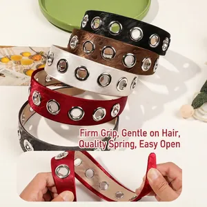Serre-tête large style punk avec œillets métalliques en couleurs variées et flexible