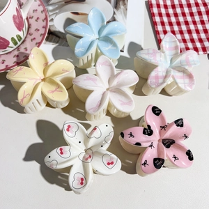Floral hair claw clips set with UV printed patterns for beach vacations and hair styling