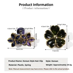 Detailed view of gold-rimmed flower hair clips with dimensions and weight specifications