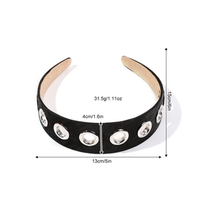 Serre-tête large noir style punk avec œillets métalliques et texture à motif léopard