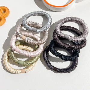 Chouchou Coréen Minimaliste en Satin Plissé Haute Élasticité Couleur Unie Sans Couture Élégant Accessoire Cheveux Pour Femmes