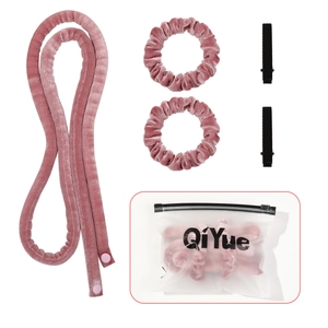 Hittevrije krulset van roze fluweel met twee scrunchies, klemmen en een opbergzakje