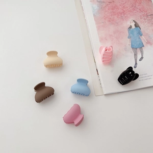 Kleine Matte Haarklammern Halbkreis Hai-Clip Für Damen Mädchen Kunststoff Harz Koreanischer Stil Haarstyling Zubehör