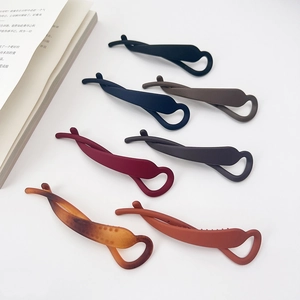 Pinces à Cheveux Banane Mates pour Femmes Barrettes Torsadées Antidérapantes en Résine Couleur Unie Accessoires de Coiffure Filles