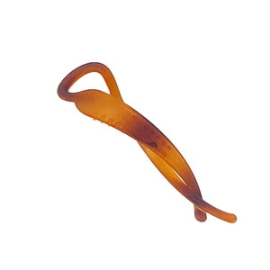 Barrette banane élégante en résine mate ambre et écaille de tortue pour fixer les queues