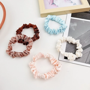 Lot de 5 chouchous en satin pastel bleu clair, rose et beige en tissu de soie