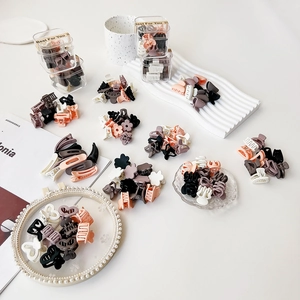 Lot de mini pinces à cheveux style coréen, formes fleurs et cœurs mats en boîte cadeau