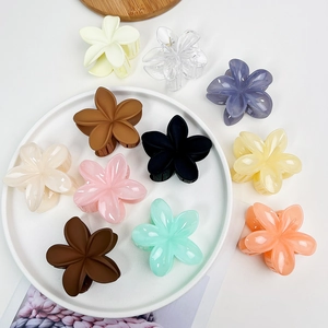 Pince à Cheveux Fleur de Frangipanier Élégante Plastique Mat Gelée Nacrée Pince Requin pour Femmes Filles Accessoire Coiffure