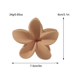 Pince à cheveux fleur nude mat avec dimensions pour accessoires de coiffure