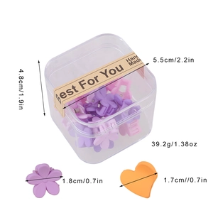 Lot de mini pinces à cheveux colorées fleurs et cœurs dans une boîte en plastique