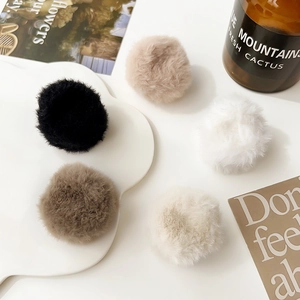 Plush Hair Claw Clips Korean Sweet Faux Fur Pom Pom Hair Accessories For Women Autumn Winter Soft Furry Hair Clips