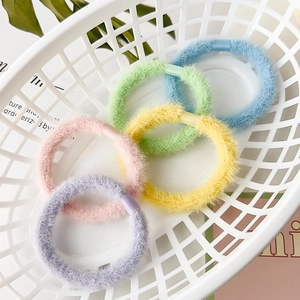 Set di 5 elastici per capelli in morbido peluche in rosa, viola, giallo, verde e blu