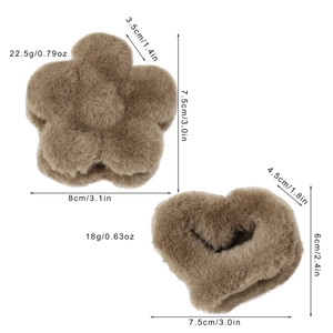 Set di mollette per capelli in peluche a forma di cuore e fiore color kaki