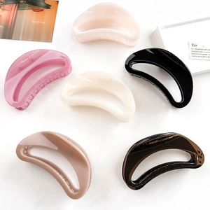 Korean Style Large Crescent Moon Hollow Hair Claw Clip Glossy Wave Shape Plastic Shark Clip For Thick Hair Women Accessory