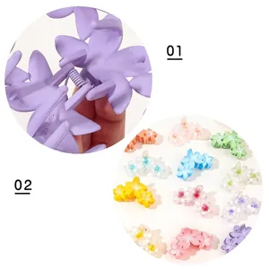 Set di fermagli per capelli a forma di fiore sfumato con finitura opaca e denti tondi