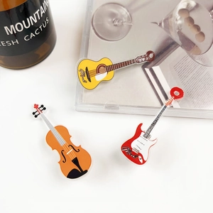 Kreative Y2K Gitarren-Haarspangen aus klarem Acryl mit lebendigen Musikinstrument-Motiven