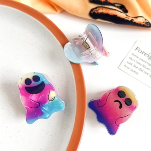 Tre fermagli per capelli a forma di fantasma in acrilico sfumato per Halloween colorati