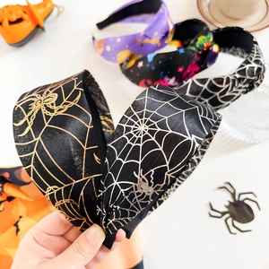 Serre-tête large noué pour Halloween avec motifs de toile d'araignée métallisés