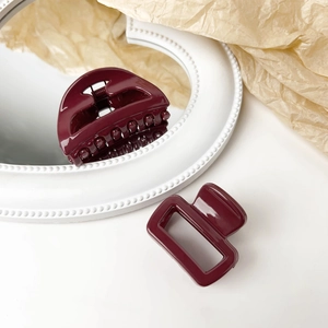 Minimalist dark red shark hair clips in semi-circle and square hollow geometric designs