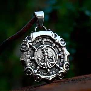 Ciondolo Vintage in Acciaio Inossidabile Con Bussola e Stella Nautica da Uomo Collana Gotica Marittima Timone Ancora Gioielli