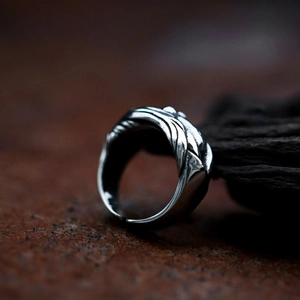 Vintage stainless steel Venus goddess open ring with textured wave pattern for men