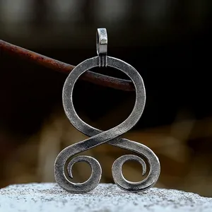 Retro Viking Stainless Steel Octopus Pendant Celtic Spiral Hammered Charm Jewelry For Men Women Pendant Only Without Chain