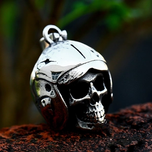 Pendentif crâne gothique avec casque d'aviateur en acier inoxydable pour style motard