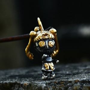Gotische Anime-Puppen-Halskette mit Knopfaugen aus zweifarbigem Gold- und Silberstahl