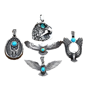 Vintage-Adler-Anhänger aus Edelstahl mit Türkisstein im Retro-Silber-Finish