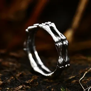 Bague Vintage en Acier Inoxydable Crâne et Os Style Punk Gothique Squelette pour Hommes Femmes Bijoux Rétro Hip Hop